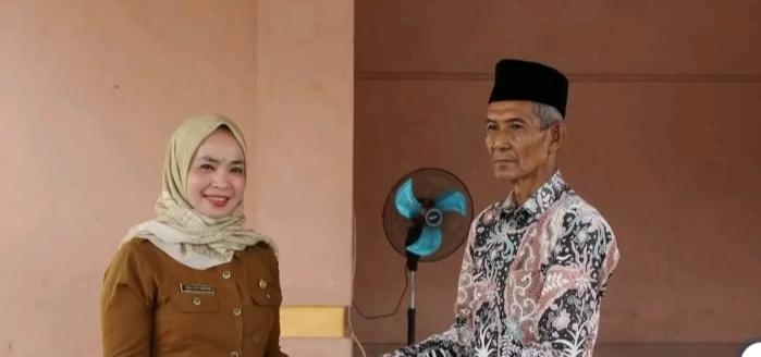 Pemerintah Desa Senderak Lepas Purna Tugas Kepala Dusun Mekar Dengan Kehangatan 