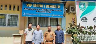 Dosen Polbeng Terapkan Media Pembelajaran Daring Dalam Bentuk Konferensi Video di SMP N 1 Bengkalis