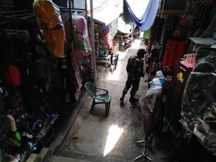Cegah Virus, Serka Risman Girsang Kembali Maksimalkan Prokes di Pasar Tradisional