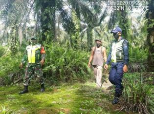 Anggota Danramil 11/Pwk Kandis Kembali Gelar Patroli Karlahut