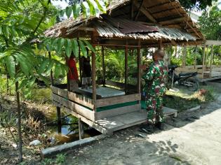 Antisipasi Penularan Covid 19, Babinsa Desa Buatan Serka Adam Giat Lakukan Operasi