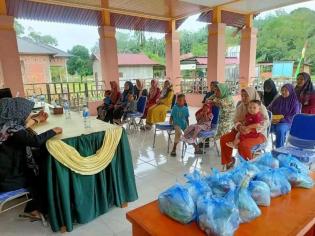 Pemdes Senderak Komit Turunkan Angka Stunting Dengan Pemberian Makanan Tambahan (PMT)